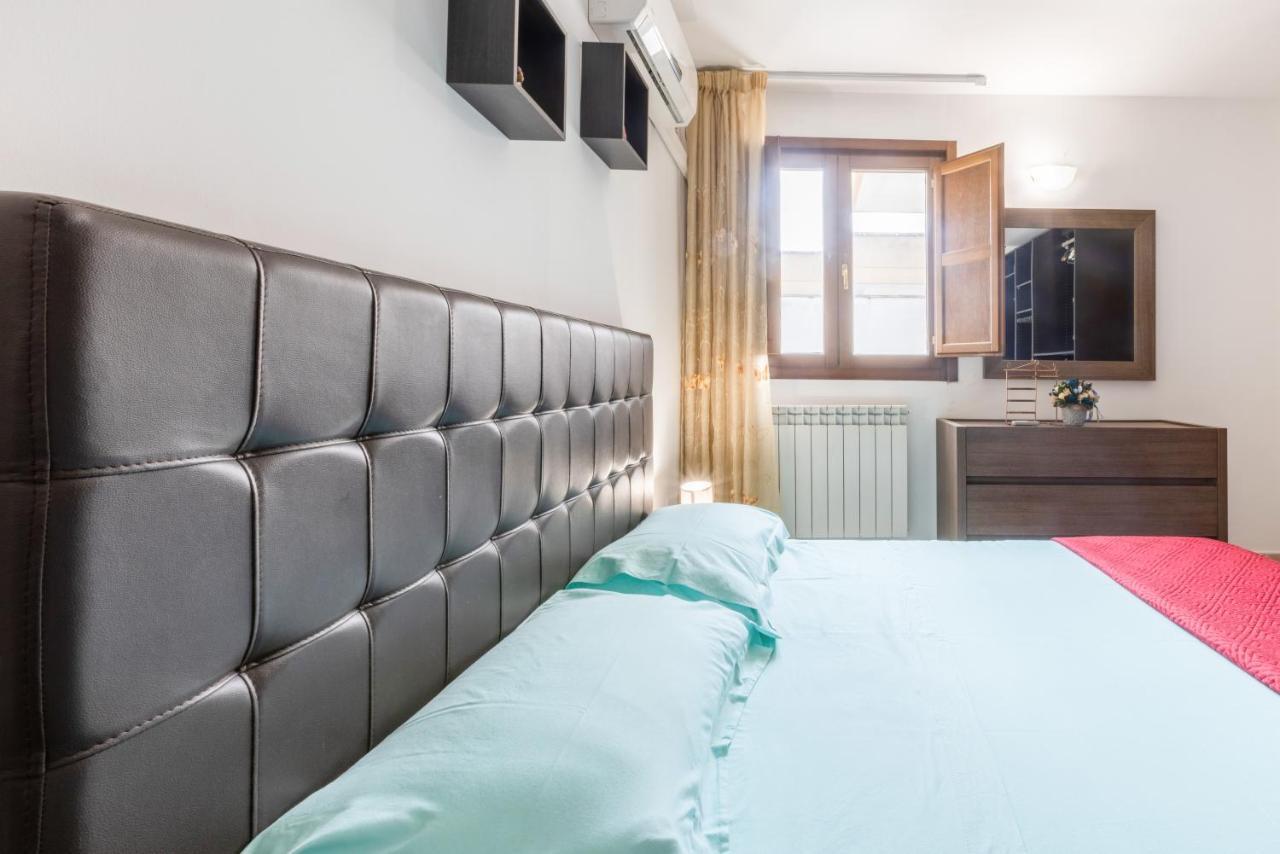 Апартаменты Lecce Colorful Flat With Terrace & Parking Экстерьер фото